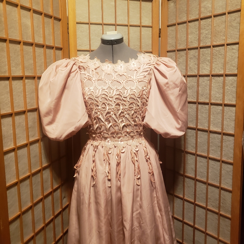 80s Vintage Peach Puff-Sleeve Prom Gown Victor Costa Size 6